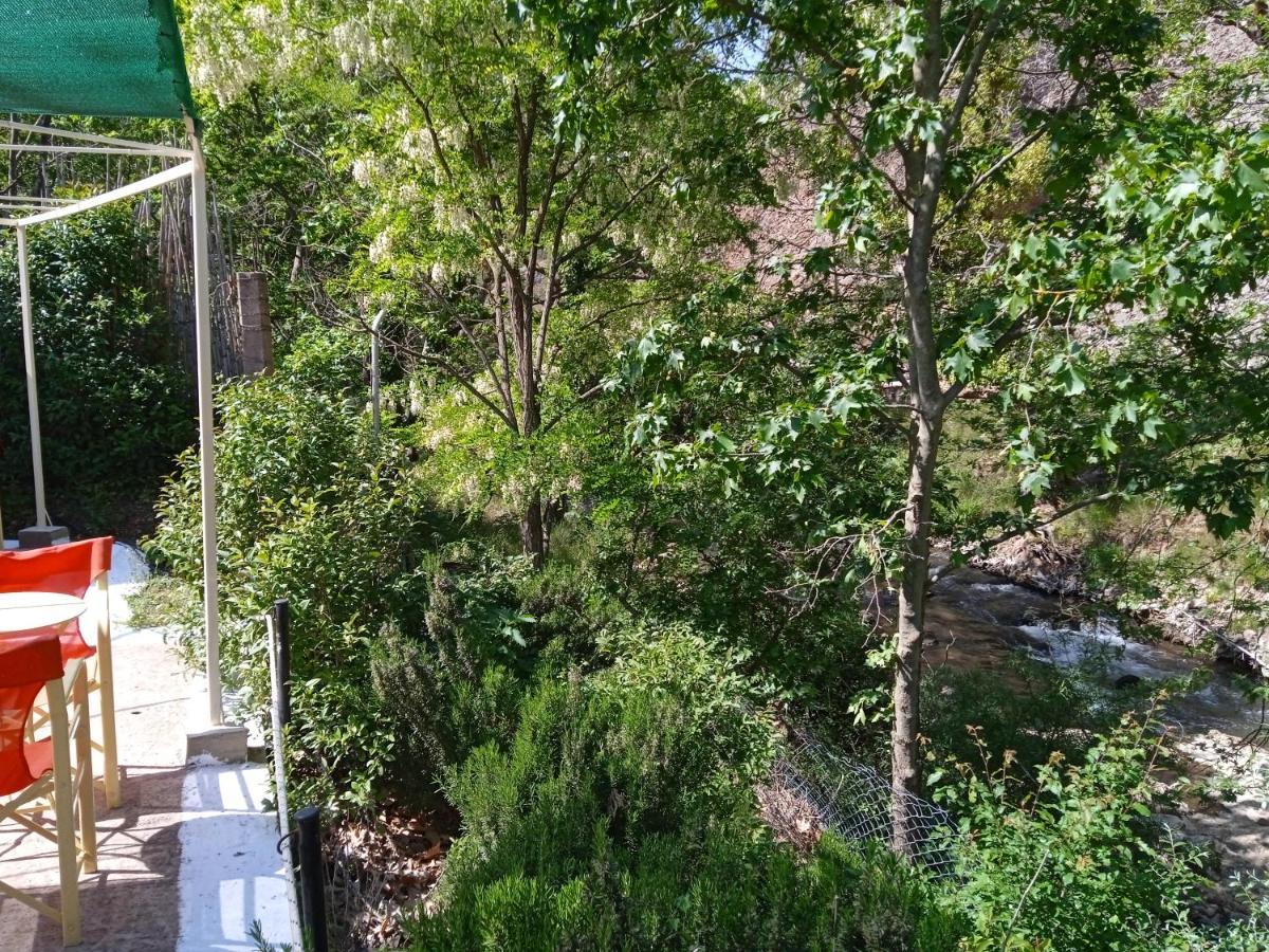 Guesthouse Eleftherios Калаврита Экстерьер фото