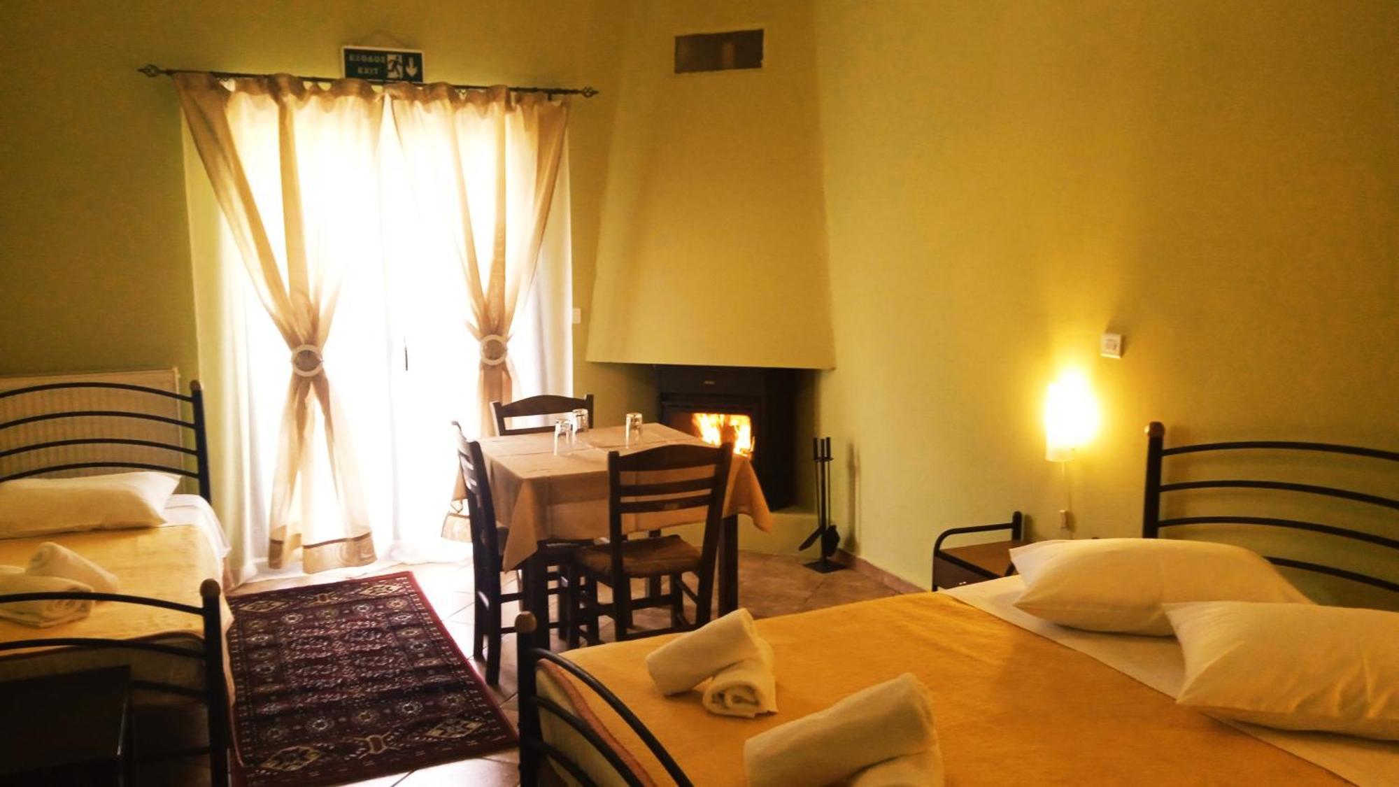 Guesthouse Eleftherios Калаврита Экстерьер фото