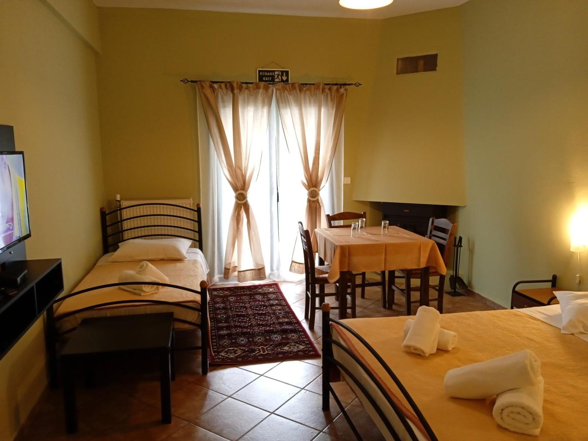 Guesthouse Eleftherios Калаврита Экстерьер фото